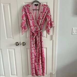 Alexia Admor Pink and White Patterned Garment